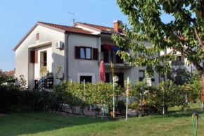 Отель Apartments with a parking space Umag - 7109  Умаг